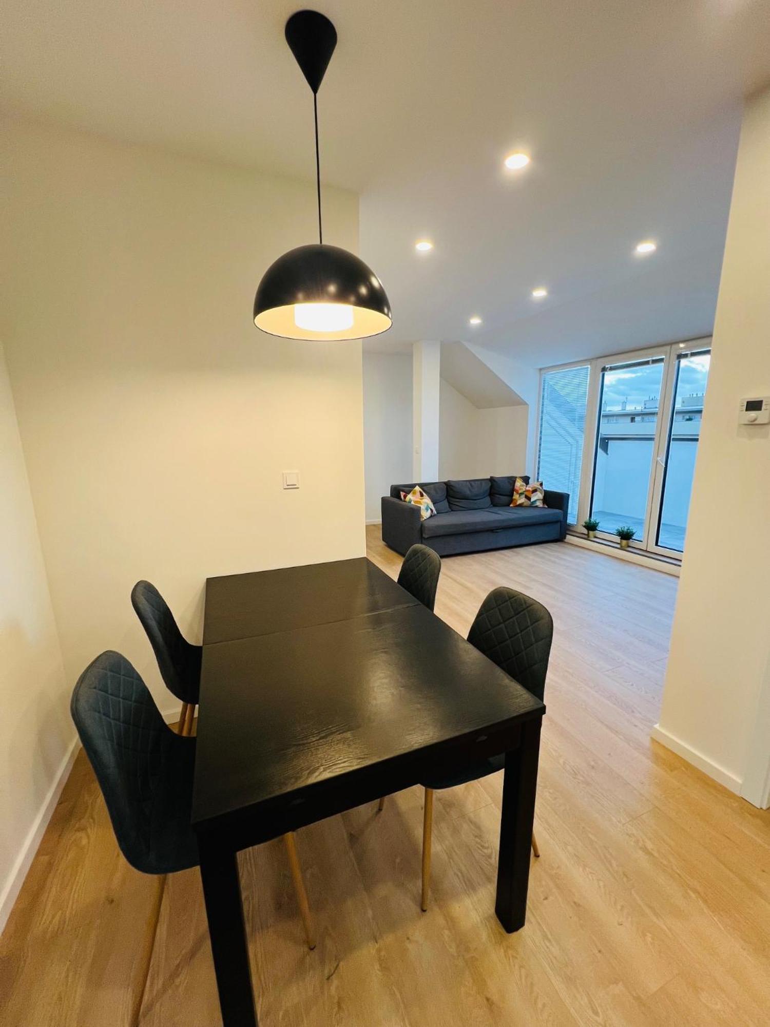 New Sunny Rooftop With A Terrace 10 Minutes From City Centre